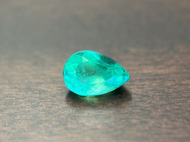 Smaragd - 1.38 carat natuurlijke colombiaanse muzo smaragd - afbeelding 1 van  5