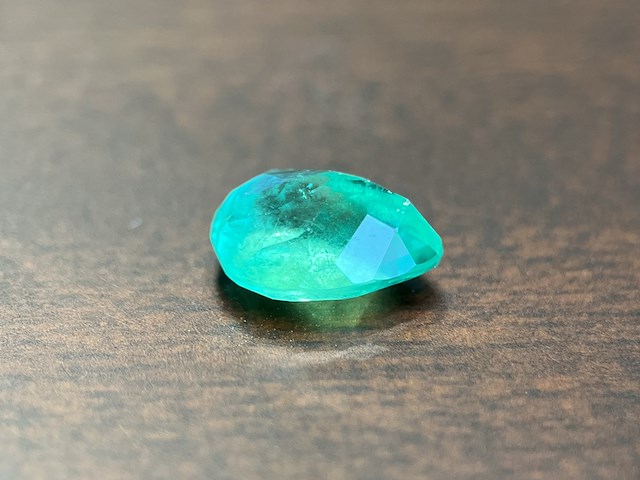 Smaragd - 1.38 carat natuurlijke colombiaanse muzo smaragd - afbeelding 2 van  5