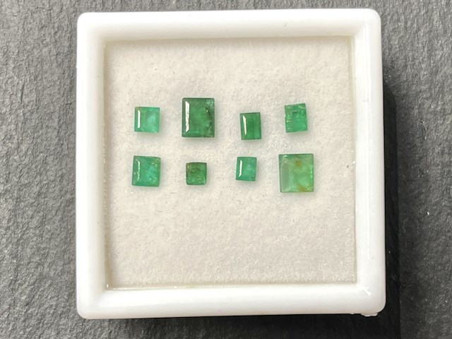 Smaragd - 1.72 carat natuurlijke smaragd - afbeelding 1 van  2