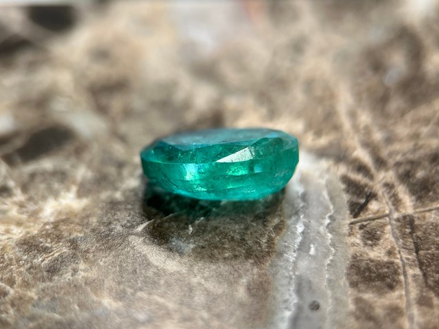 Smaragd - 2.75 carat natuurlijke smaragd - afbeelding 2 van  3