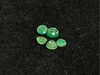 Smaragd - mooie rond geslepen natuurlijke smaragden van 1.04 carat - afbeelding 2 van  4