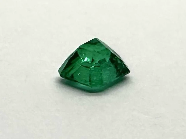 Smaragd 0.36 ct - afbeelding 2 van  4
