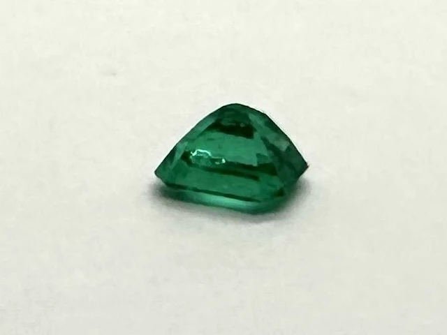 Smaragd 0.36 ct - afbeelding 3 van  4