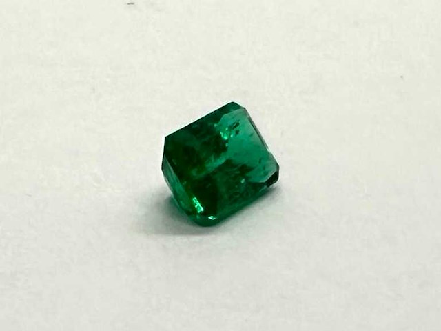 Smaragd 0.42 carat colombiaanse smaragd zeer hoge kwaliteit - afbeelding 1 van  3