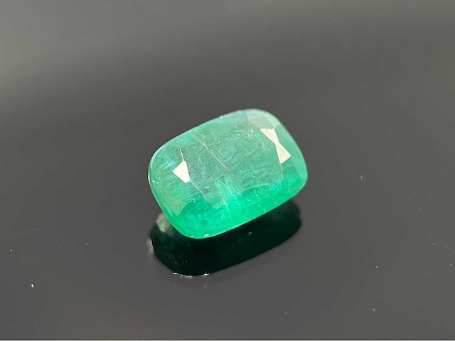 Smaragd 3.04 carat natuurlijke smaragd - afbeelding 3 van  4