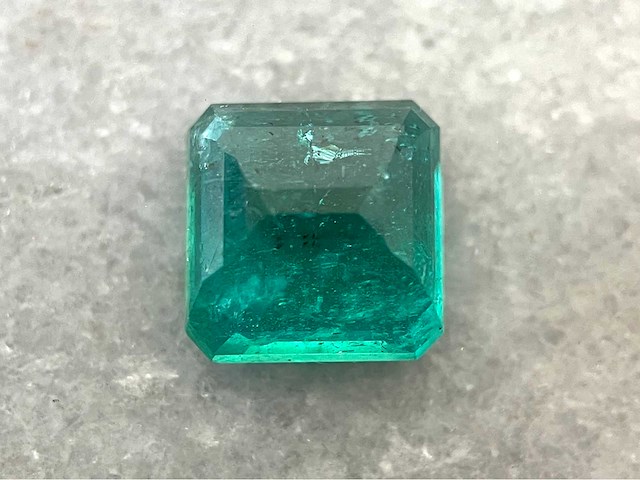 Smaragd 4.04 carat natuurlijke smaragd - afbeelding 1 van  4