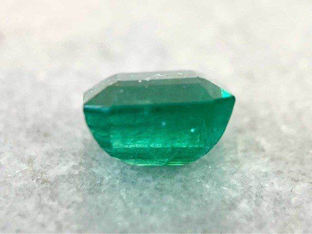 Smaragd 5.47 carat natuurlijke smaragd - afbeelding 1 van  5