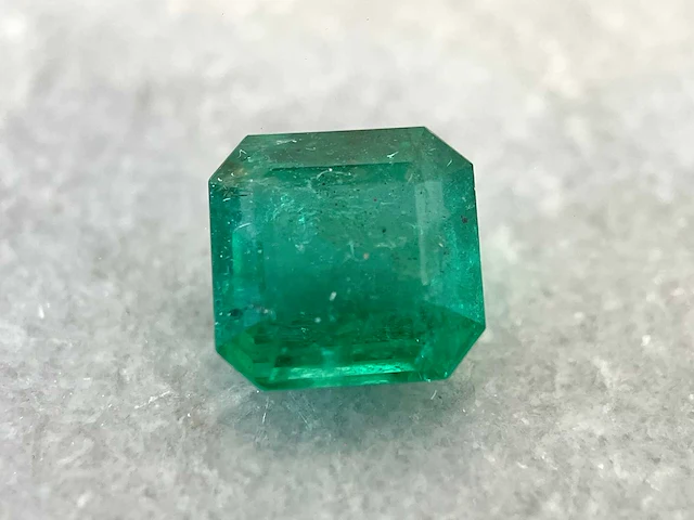 Smaragd 5.47 ct natuurlijk - afbeelding 1 van  6