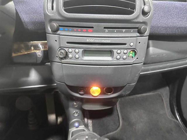 Smart - cabrio - 91-jn-tj- 2002 - afbeelding 2 van  4