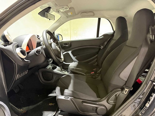 Smart fortwo eq 18 kwh 82pk 2019, l-112-gp - afbeelding 20 van  40