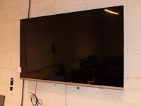 Smart televisie philips 65 inch, incl. beugel en afstandsbediening. - afbeelding 1 van  3
