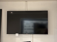 Smart tv hisense 50 inch met muurbeugel en afstandsbediening. - afbeelding 1 van  3