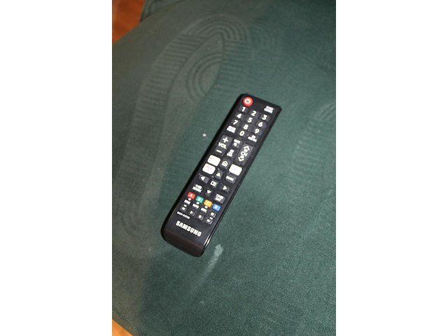 Smart tv samsung 55 inch met muurbeugel en afstandsbediening. - afbeelding 2 van  2