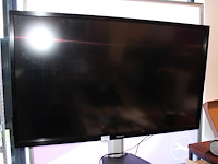 Smartboard samsung q875n-w (75 inch) op verrijdbaar statief met pen en afstandsbediening.