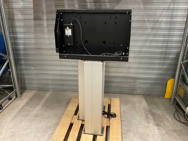 Smartmetals 052.7200 elektrische wand-/vloerlift - afbeelding 1 van  2