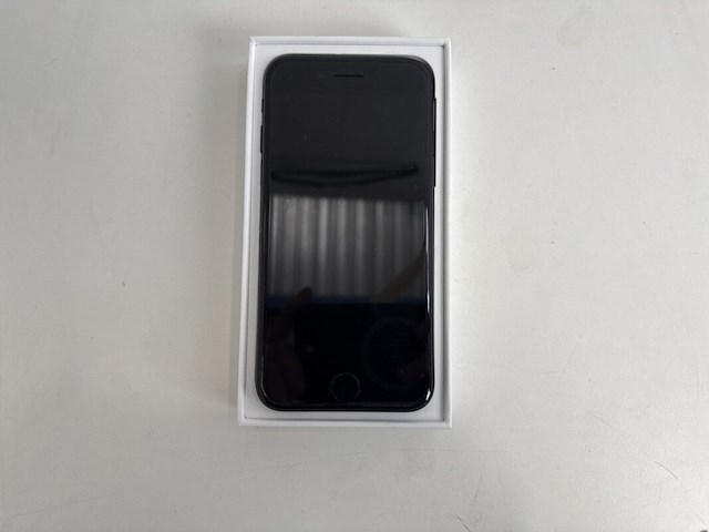 Smartphone, apple, iphone se (2022) 128gb, zwart - afbeelding 3 van  4