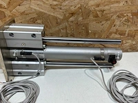 Smc mgcmf32-s7585-200 geleide pneumatische cilinder - afbeelding 13 van  17