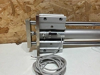 Smc mgcmf32-s7585-200 geleide pneumatische cilinder - afbeelding 7 van  12