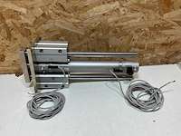 Smc mgcmf32-s7585-200 geleide pneumatische cilinder - afbeelding 11 van  17