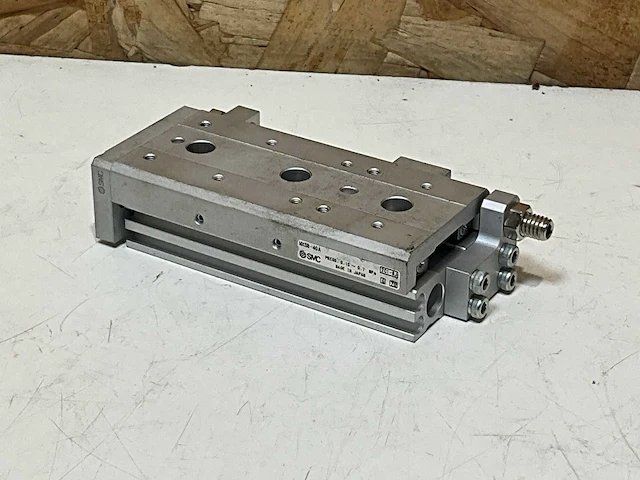 Smc mxs8-40a slede met kruisrolgeleiding (4x) - afbeelding 2 van  5