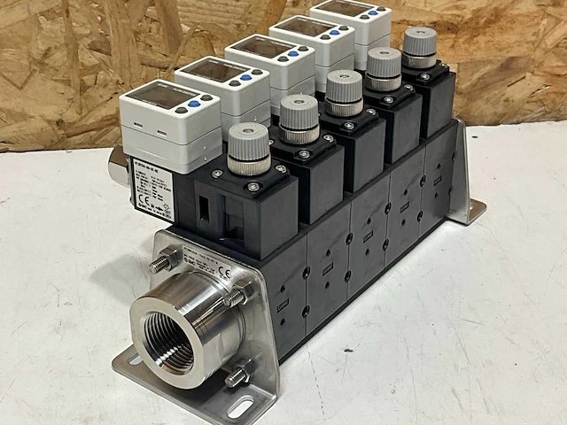 Smc pf3wr05df-704s-03-btn-m digitale waterflowschakelaar - afbeelding 11 van  12