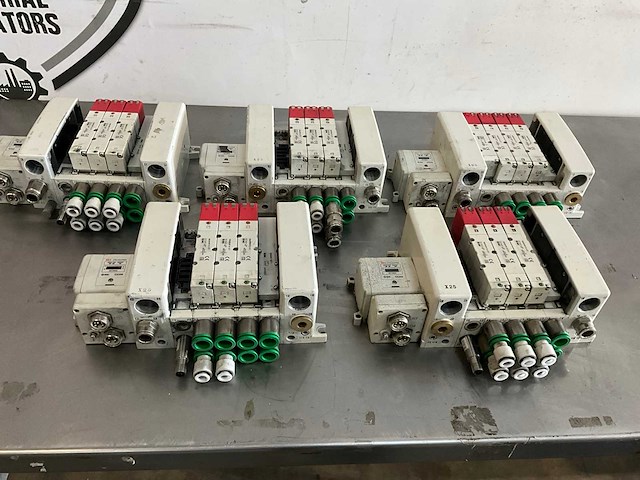 Smc pneumatisch solenoïdeklep manifold (5x) - afbeelding 1 van  4