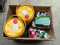 Smeermiddelen, kit en schoonmaakmiddelen - afbeelding 2 van  6