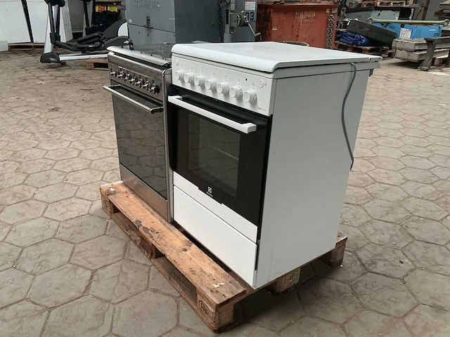 Smeg en een electrolux fornuis (2x) - afbeelding 4 van  9