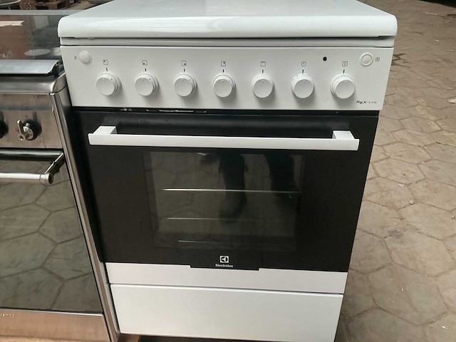 Smeg en een electrolux fornuis (2x) - afbeelding 5 van  9