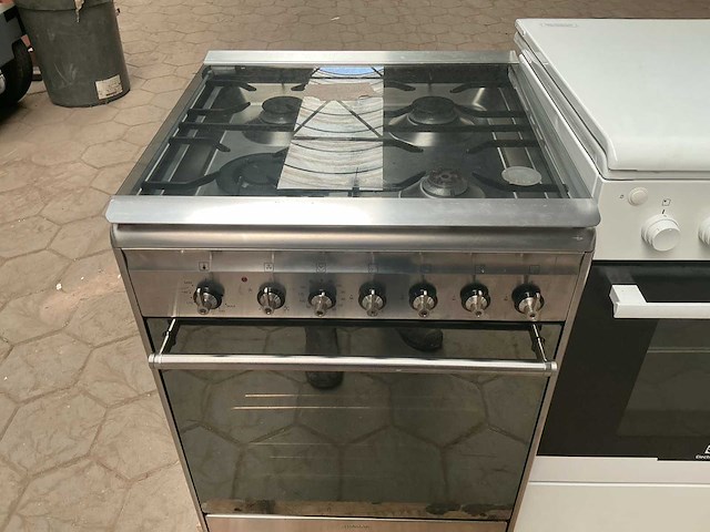 Smeg en een electrolux fornuis (2x) - afbeelding 8 van  9