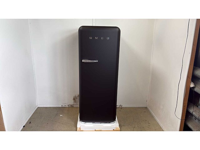 Smeg fab28rdblm5 koelkast vrijstaand 244 l d zwart - afbeelding 2 van  5