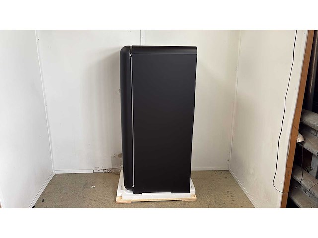 Smeg fab28rdblm5 koelkast vrijstaand 244 l d zwart - afbeelding 3 van  5