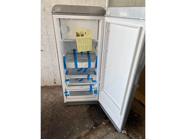 Smeg fab28rsv5 combi-koelkast vrijstaand 270 l d zilver - afbeelding 1 van  1