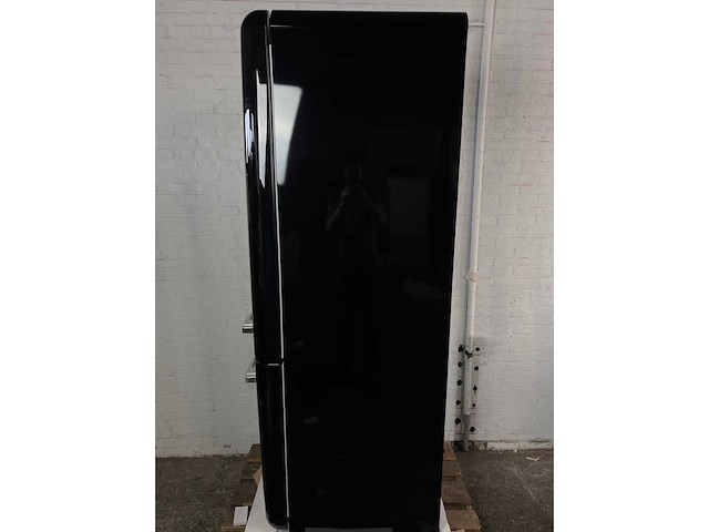 Smeg fab38lbl5 koel- en vriescombinatie scharnier links zwart - afbeelding 3 van  4