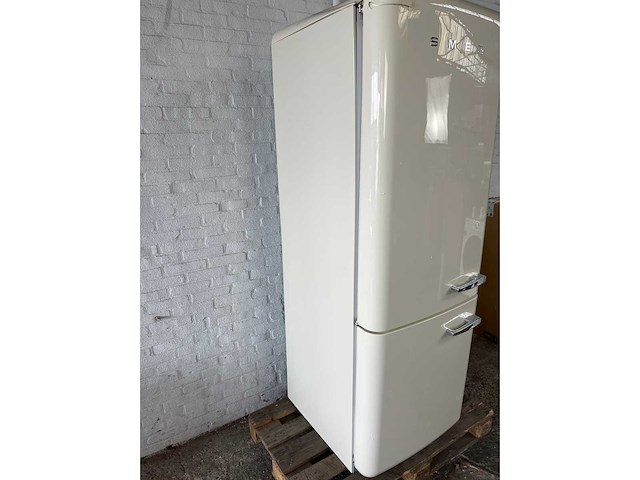 Smeg fab38lcr5 koelkast creme - afbeelding 2 van  4