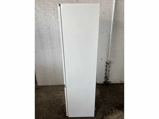 Smeg koel-vriescombinatie c875tne 370 liter energielabel e - afbeelding 5 van  9