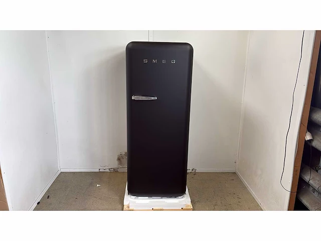 Smeg koelkast fab28rdblm5 270 liter energielabel d - afbeelding 2 van  6