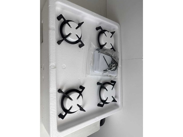 Smeg pv664lcnrde kookplaat zwart ingebouwd 65 cm gaskookplaat 4 zone(s) - afbeelding 4 van  5