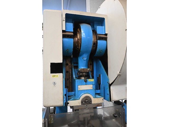 Smeral trnava - len63c - cnc excenterpers met draadaanvoerunit en gsw schwabe coil aanvoer unit - afbeelding 6 van  8