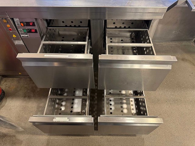 Smeva - koelwerkbank met bordenwarmer (c) - afbeelding 11 van  11