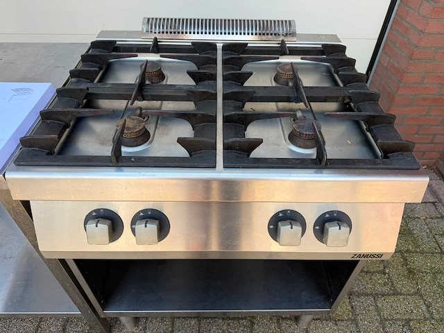 Smoker - met 4 pits fornuis - rookkamer - afbeelding 4 van  5