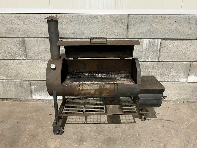 Smoker barbecue - afbeelding 2 van  8
