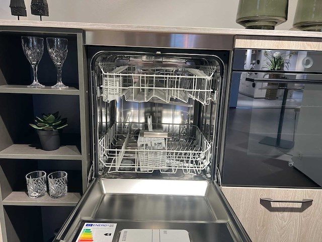 Snaidero - showroomkeuken met apparatuur - afbeelding 9 van  29