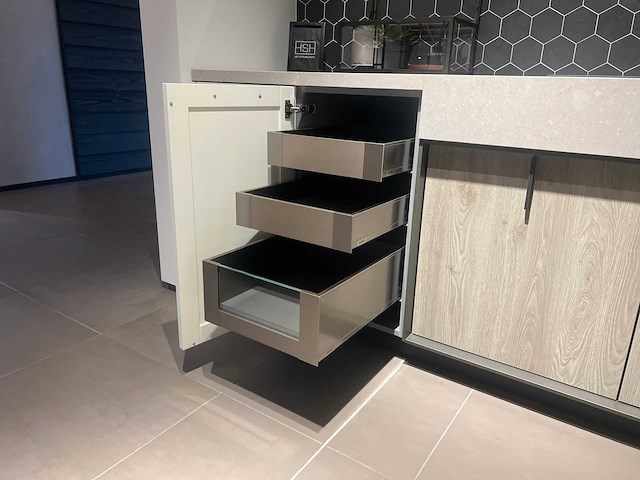 Snaidero - showroomkeuken met apparatuur - afbeelding 24 van  29