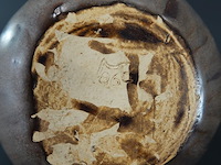 Snavelkan of schenkkan waarschijnlijk plateelbakkerij schoonhoven, ontworpen door frans van katwijk met decor 'carla'. - afbeelding 5 van  5