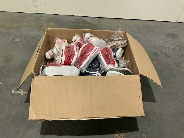 Sneaker (50x) - afbeelding 1 van  1