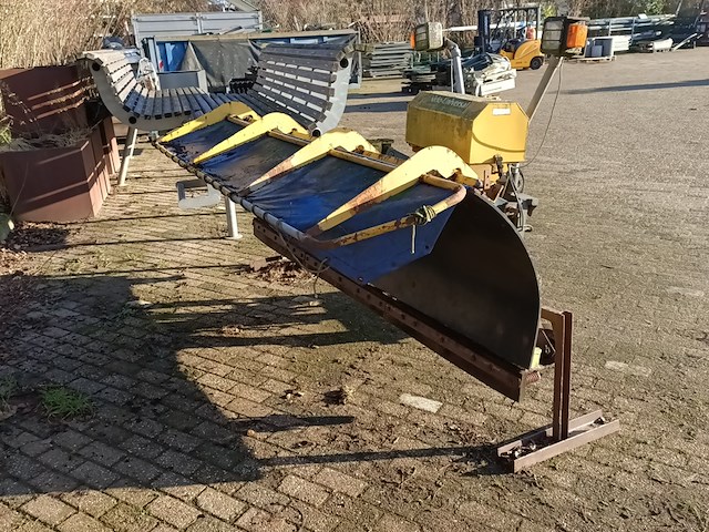 Sneeuwschuif, nido universal, k240 epz, 1987 - afbeelding 2 van  9