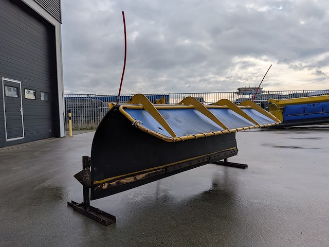 Sneeuwschuiver - afbeelding 14 van  16