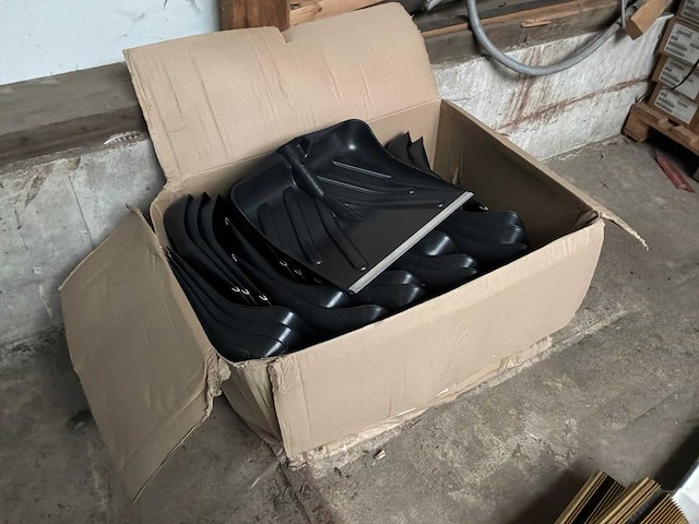 Sneeuwschuiver(schep) (29x) - afbeelding 1 van  3