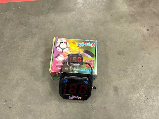 Snelheidsmeter - afbeelding 1 van  3
